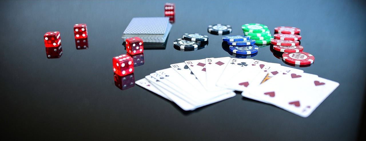 Dominando el arte del bluff en el póker online